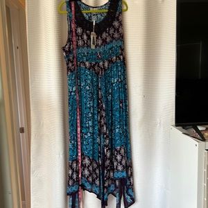 Charlie Paige L/XL BOHO Asymmetrical  Hem Ruched Waist easily stretched to 23”